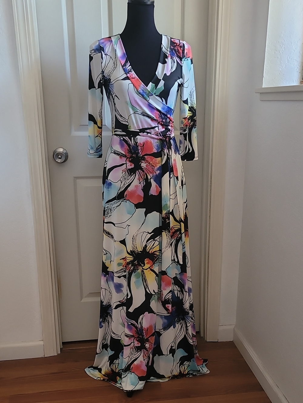 Floral Tie-Waist Maxi Dress in Multicolor MADE IN USA SIZE M NEW LOVE SUZA